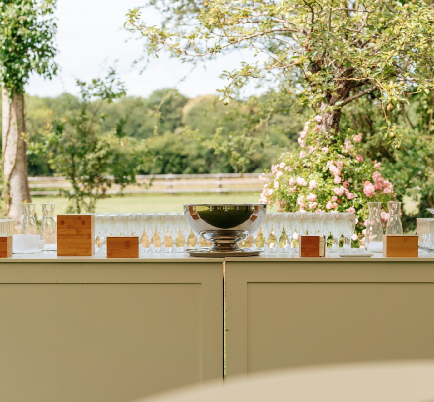 Prestations mariage : traiteurs, DJ, fleuristes partenaires à Saint-Gatien-des-Bois